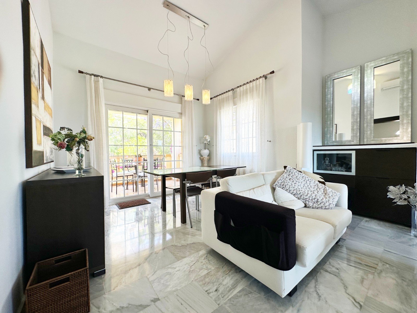 For sale - 3 Bedroom 3 Bathroom Villa in Villamartin - Las Ramblas  - Alicante