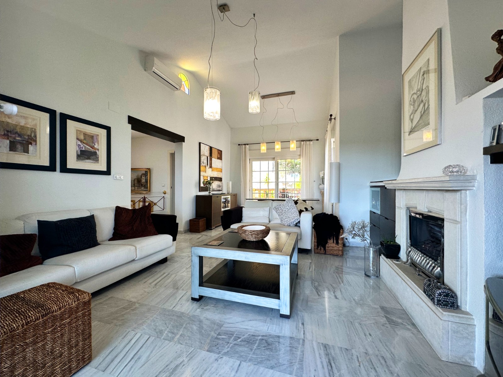For sale - 3 Bedroom 3 Bathroom Villa in Villamartin - Las Ramblas  - Alicante