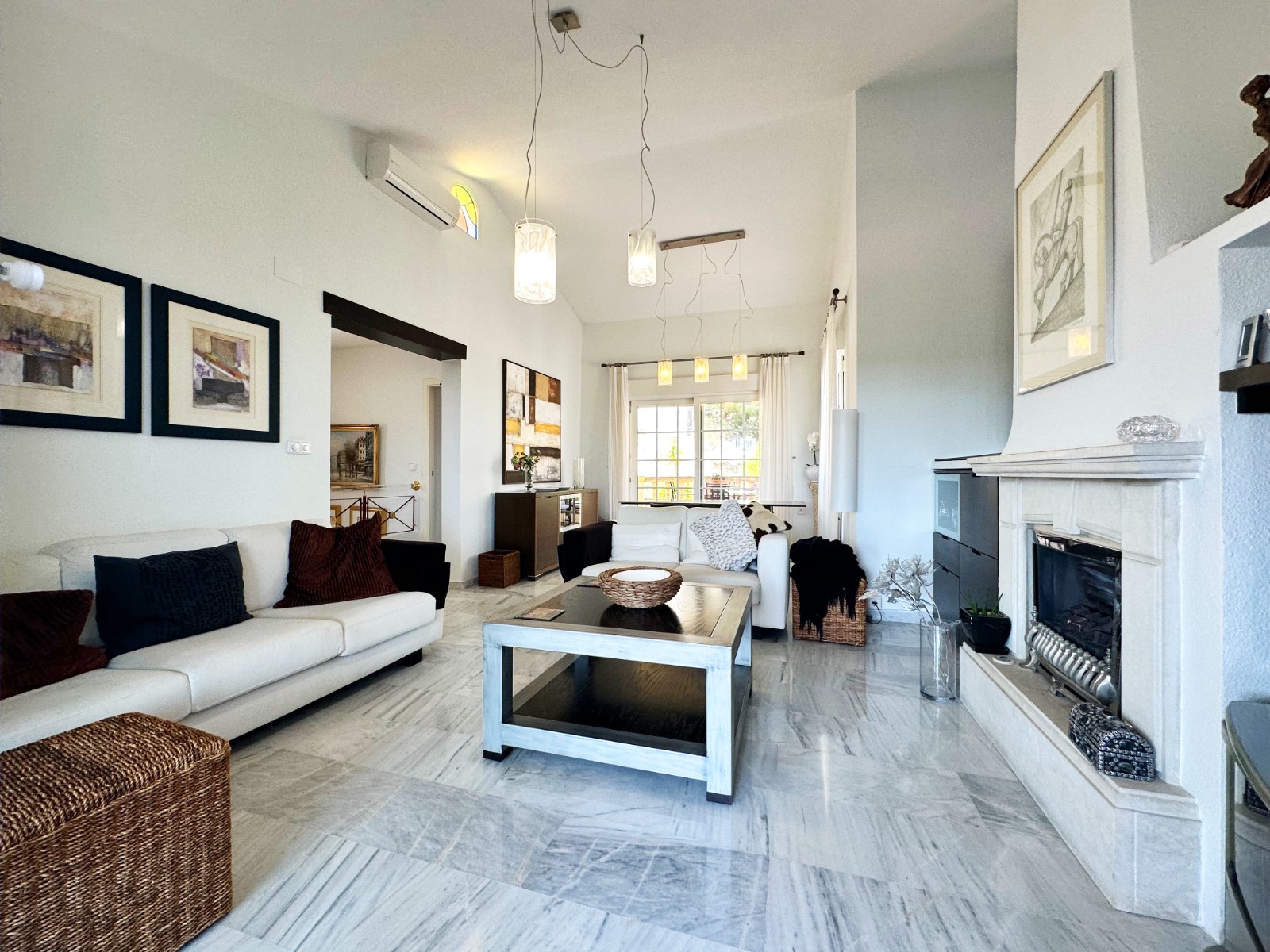 For sale - 3 Bedroom 3 Bathroom Villa in Villamartin - Las Ramblas  - Alicante