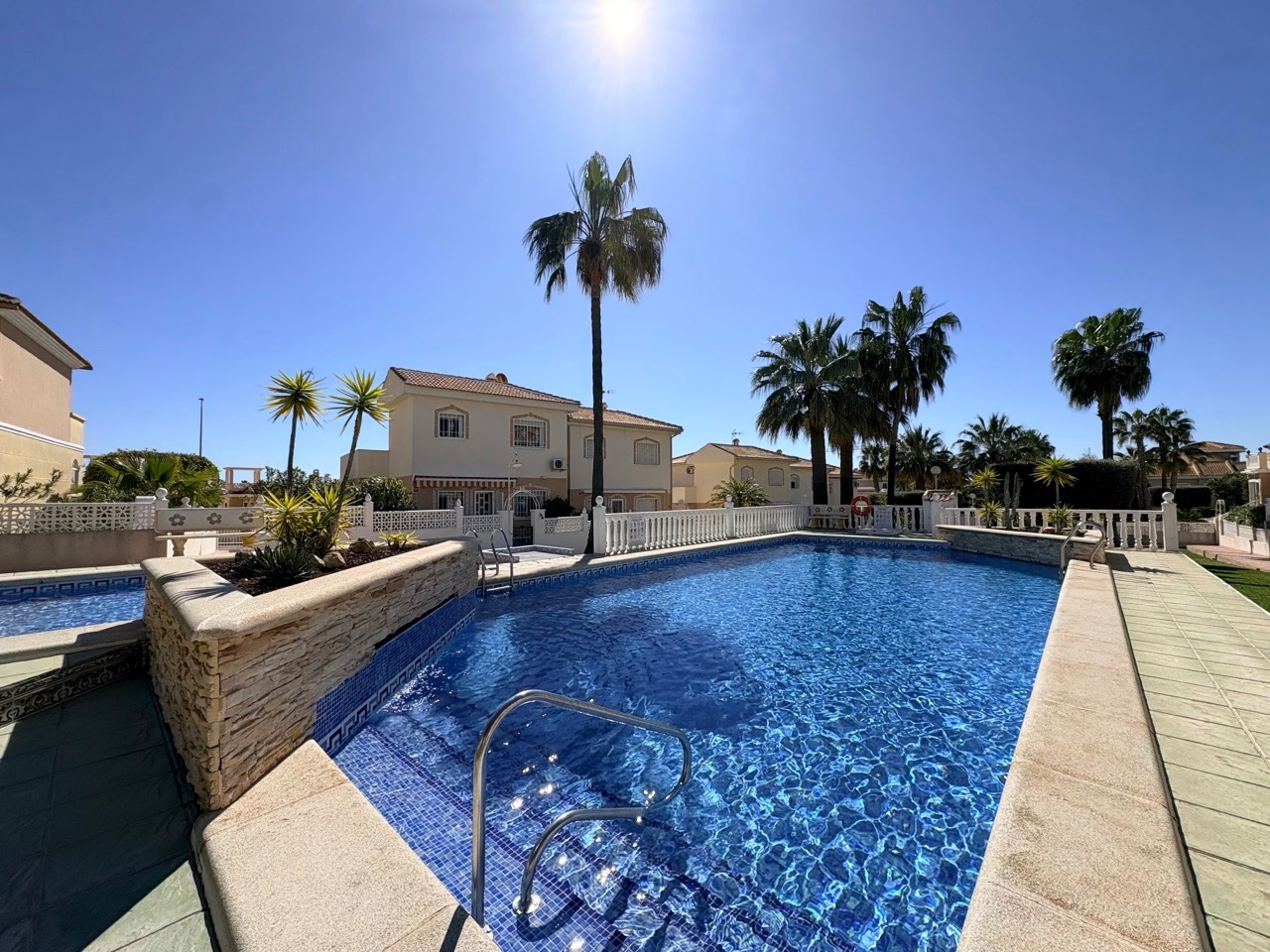 For sale - 2 Bedroom 1 Bathroom Adosado in Rojales - Ciudad Quesada  - Alicante