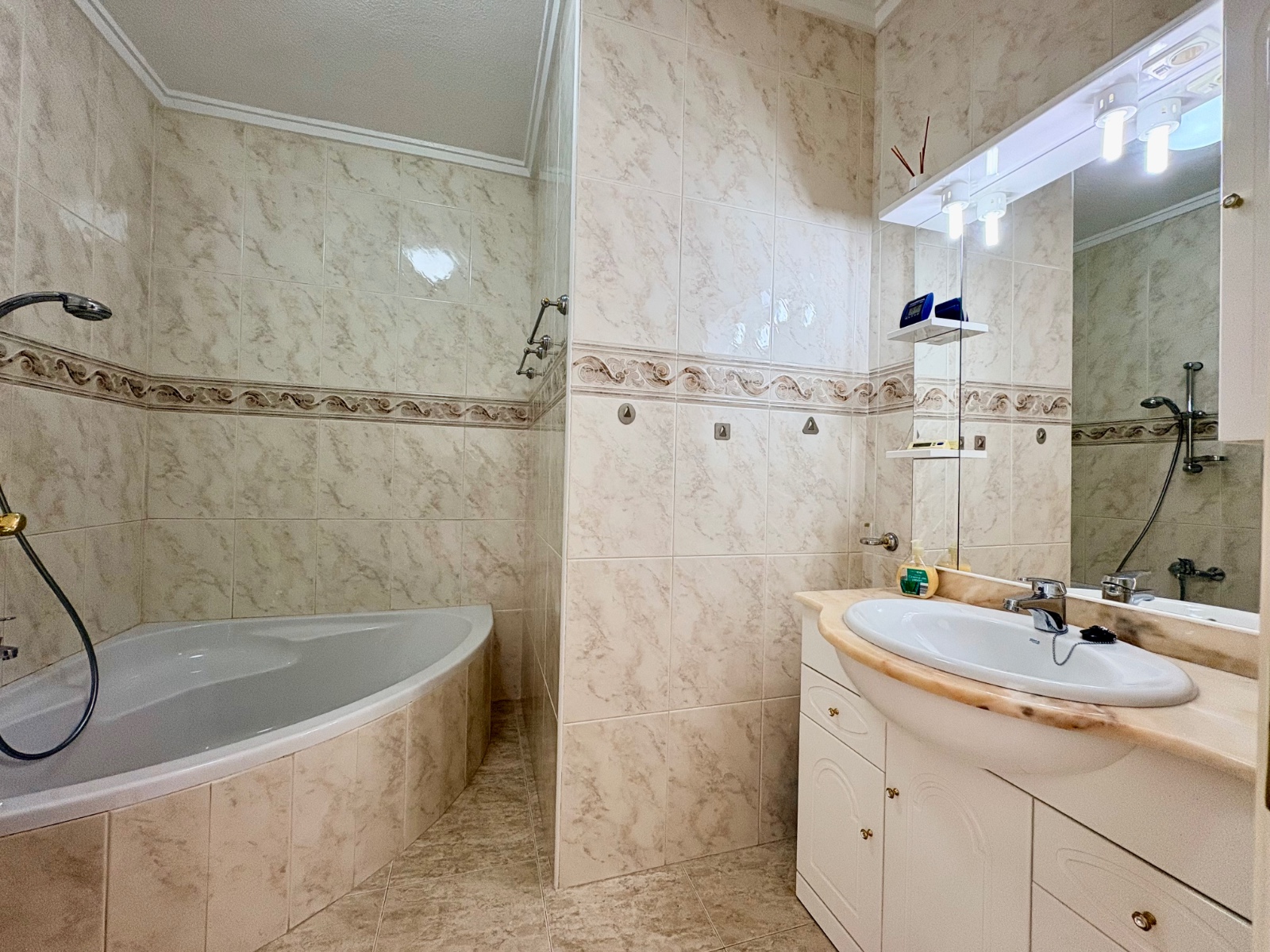 For sale - 2 Bedroom 1 Bathroom Adosado in Rojales - Ciudad Quesada  - Alicante