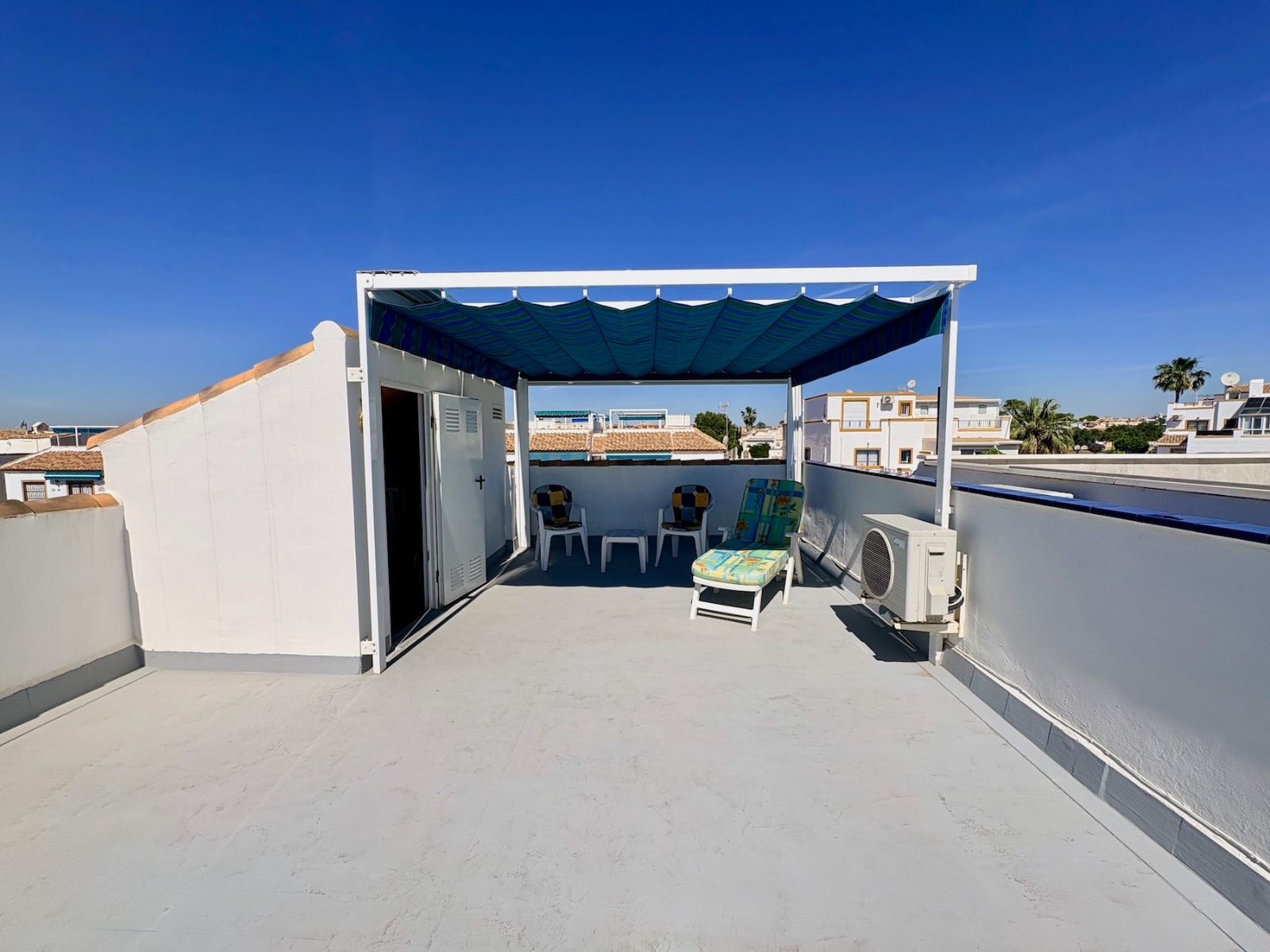 For sale - 3 Bedroom 1 Bathroom Apartment in Playa Flamenca - Playa Flamenca  - Alicante
