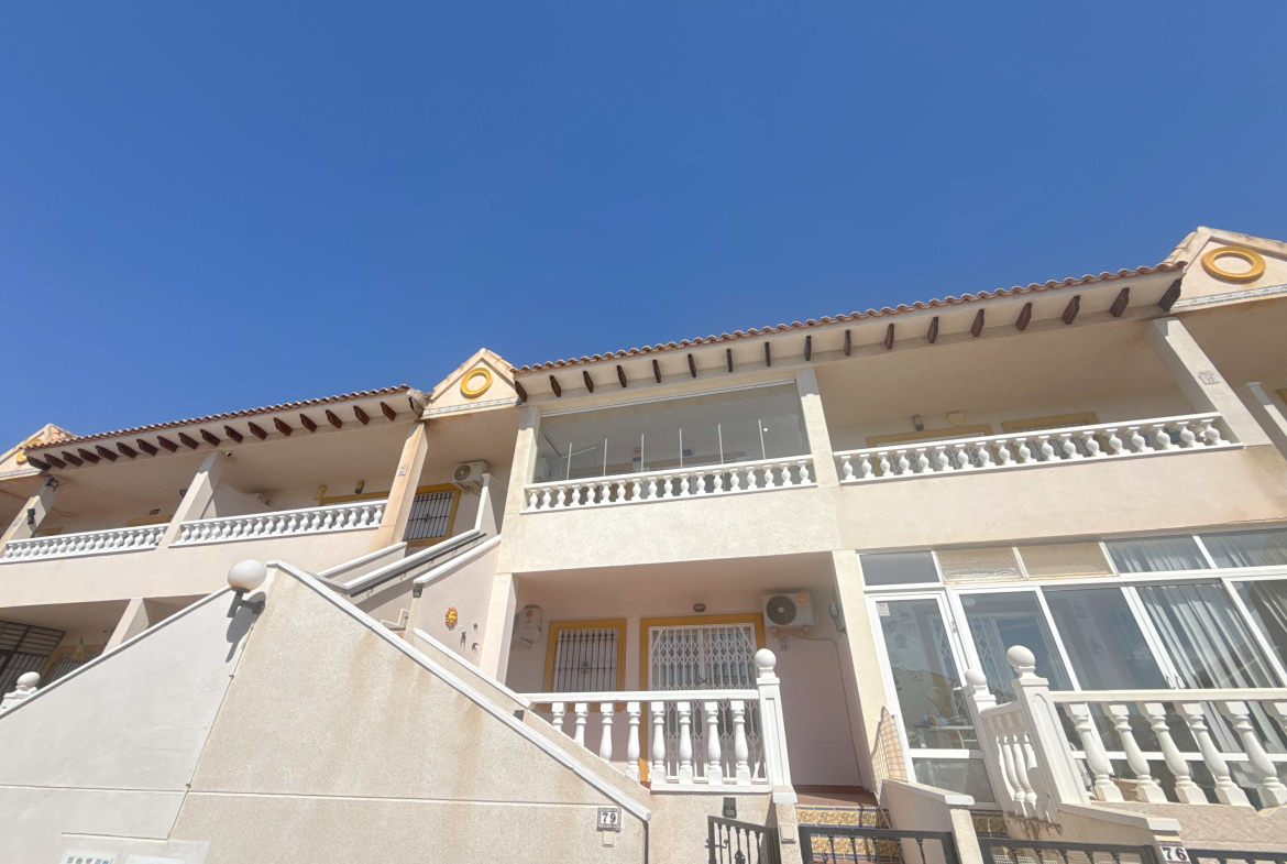 For sale - 2 Bedroom 1 Bathroom Apartment in Cabo Roig -  - Alicante