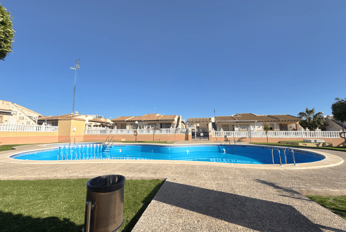 For sale - 2 Bedroom 1 Bathroom Apartment in Cabo Roig -  - Alicante