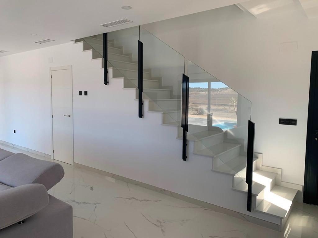 For sale - 4 Bedroom 3 Bathroom Villa in Pinoso - Camino Del Prado  - Alicante