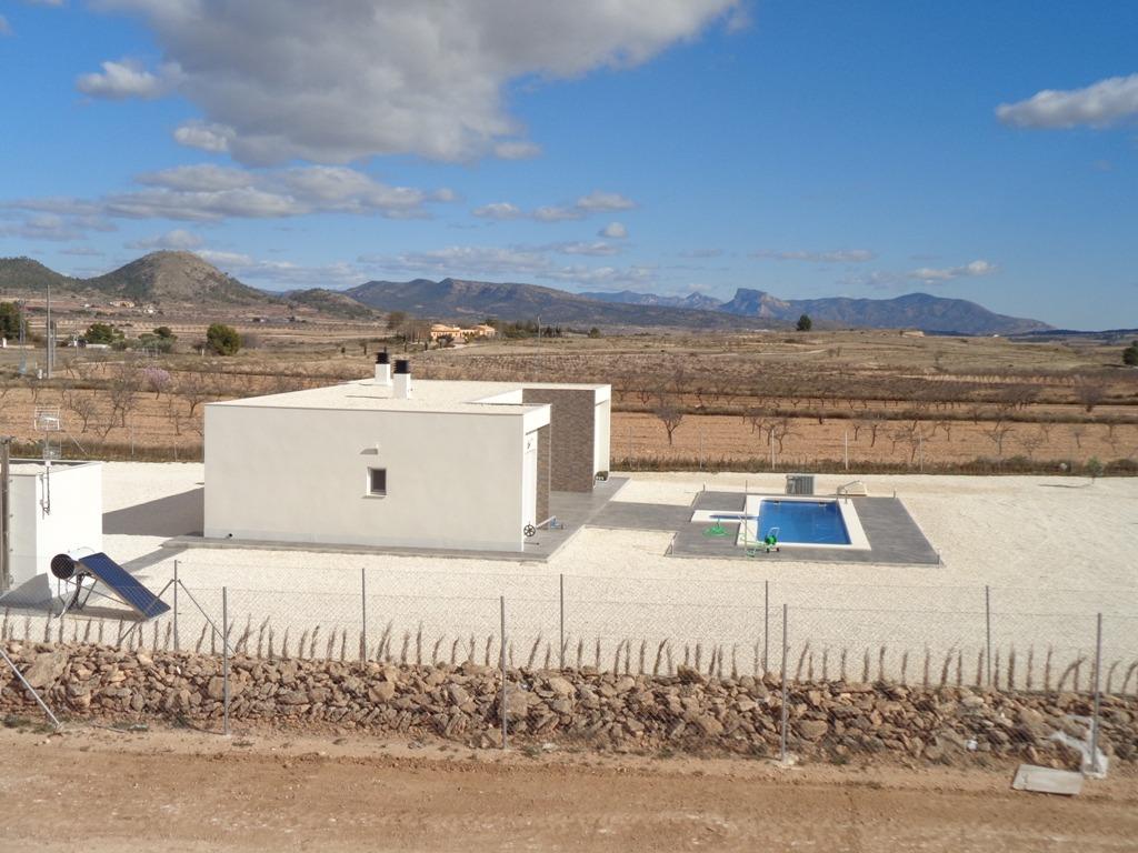 For sale - 3 Bedroom 2 Bathroom Villa in Pinoso - Camino Del Prado  - Alicante