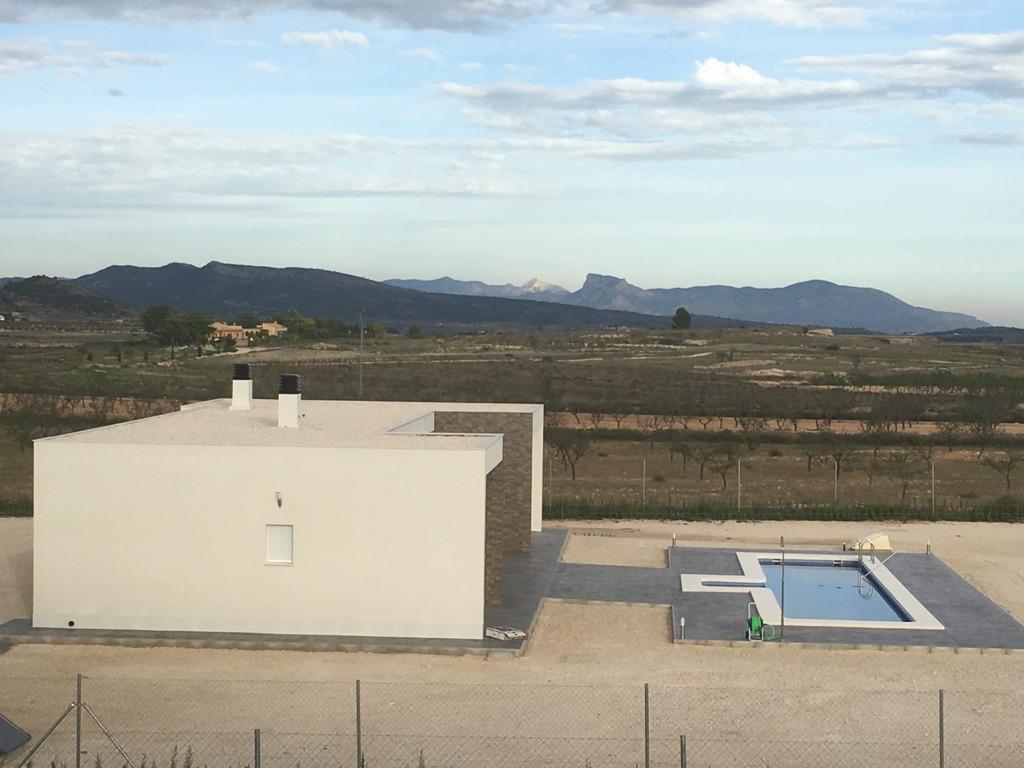 For sale - 3 Bedroom 2 Bathroom Villa in Pinoso - Camino Del Prado  - Alicante