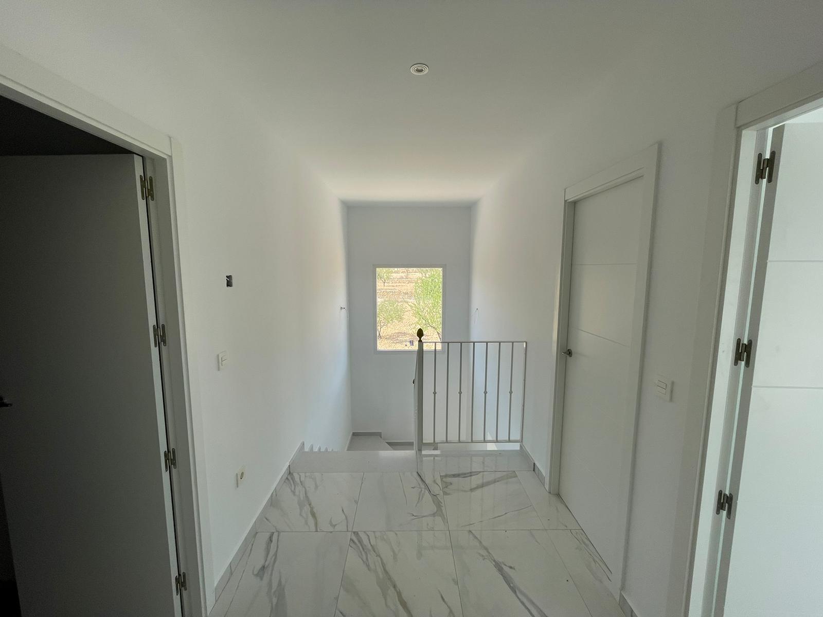 For sale - 6 Bedroom 4 Bathroom Villa in Pinoso - Camino Del Prado  - Alicante