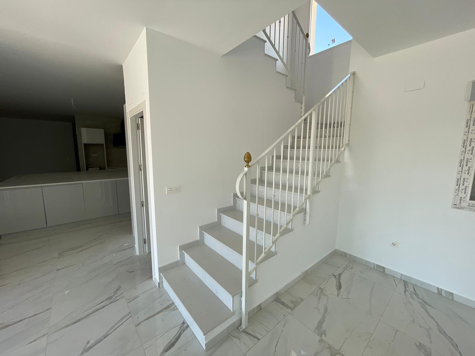 For sale - 6 Bedroom 4 Bathroom Villa in Pinoso - Camino Del Prado  - Alicante