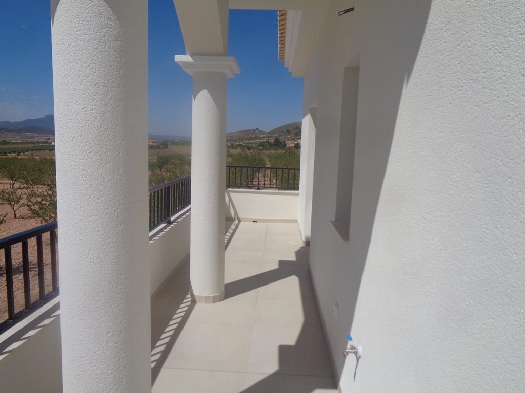 For sale - 4 Bedroom 3 Bathroom Villa in Pinoso - Camino Del Prado  - Alicante