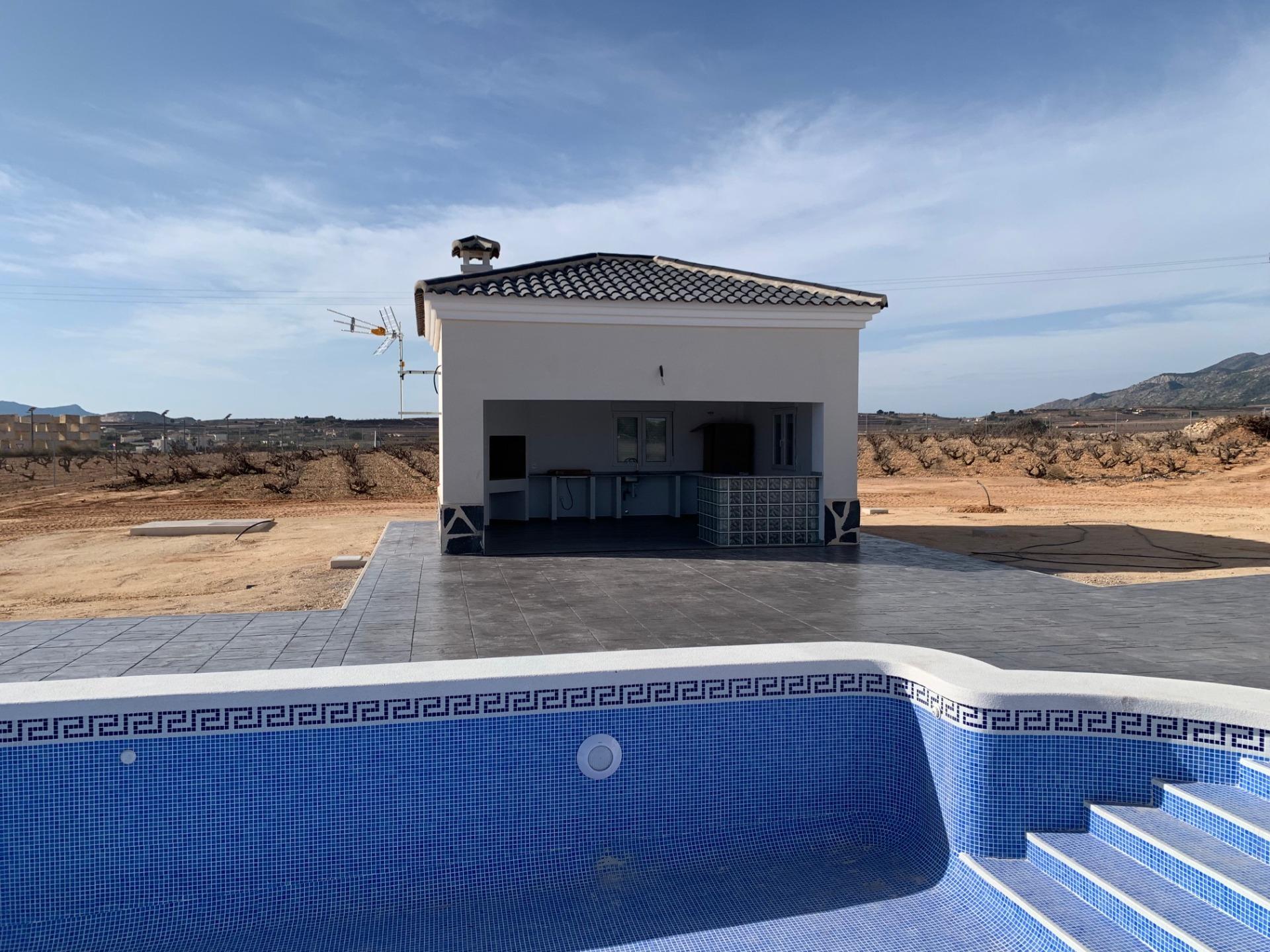 For sale - 4 Bedroom 3 Bathroom Villa in Pinoso - Camino Del Prado  - Alicante