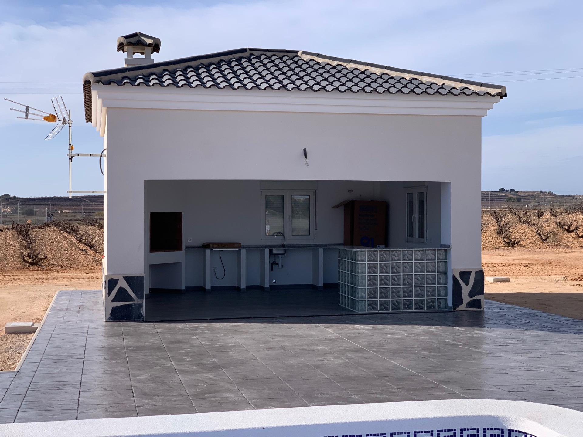 For sale - 4 Bedroom 3 Bathroom Villa in Pinoso - Camino Del Prado  - Alicante