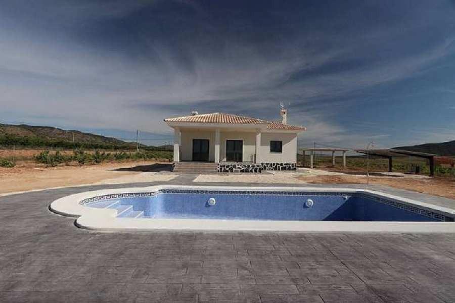 For sale - 3 Bedroom 2 Bathroom Villa in Pinoso - Camino Del Prado  - Alicante