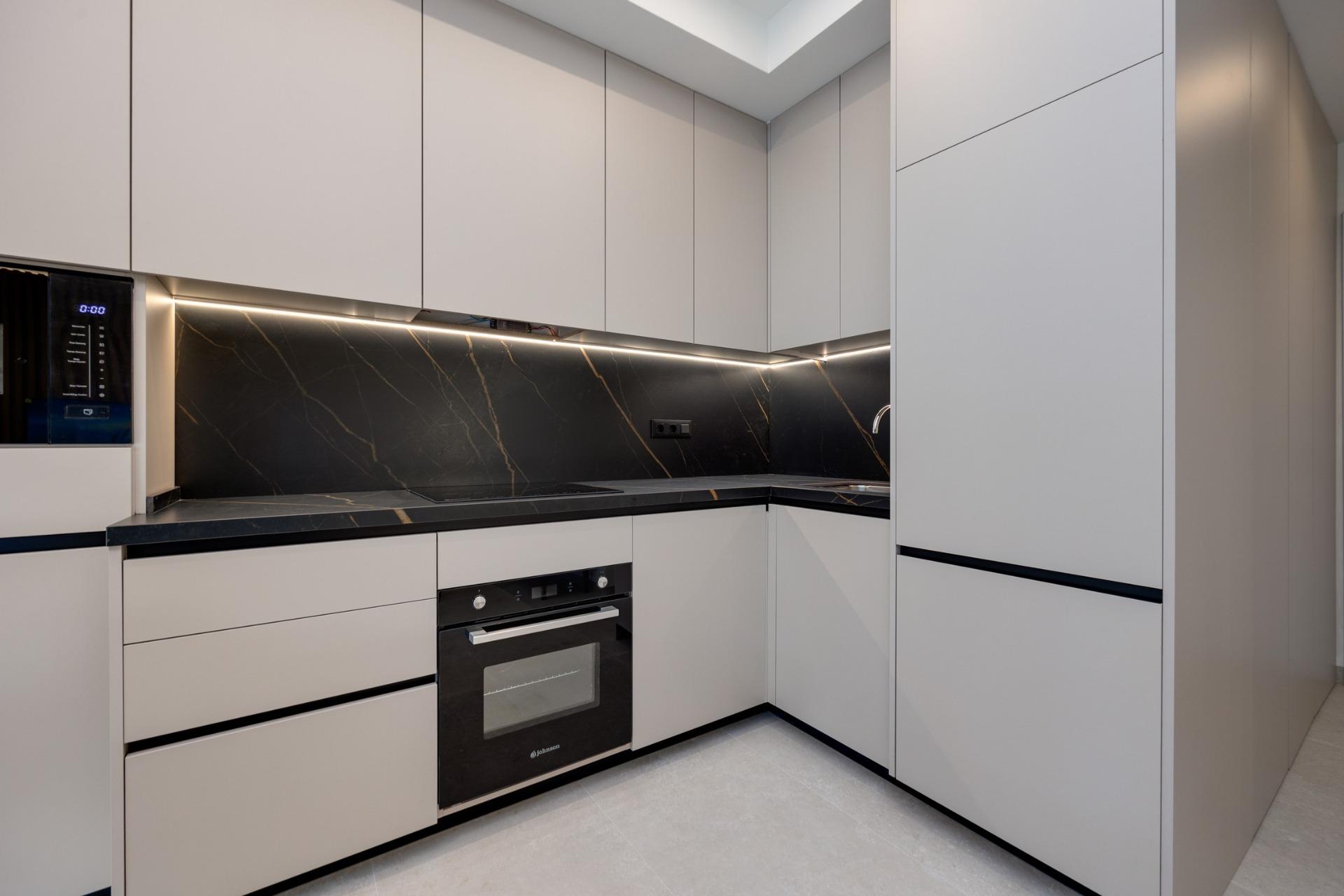 For sale - 2 Bedroom 2 Bathroom Penthouse in Guardamar del Segura - Avda del Puerto  - Alicante