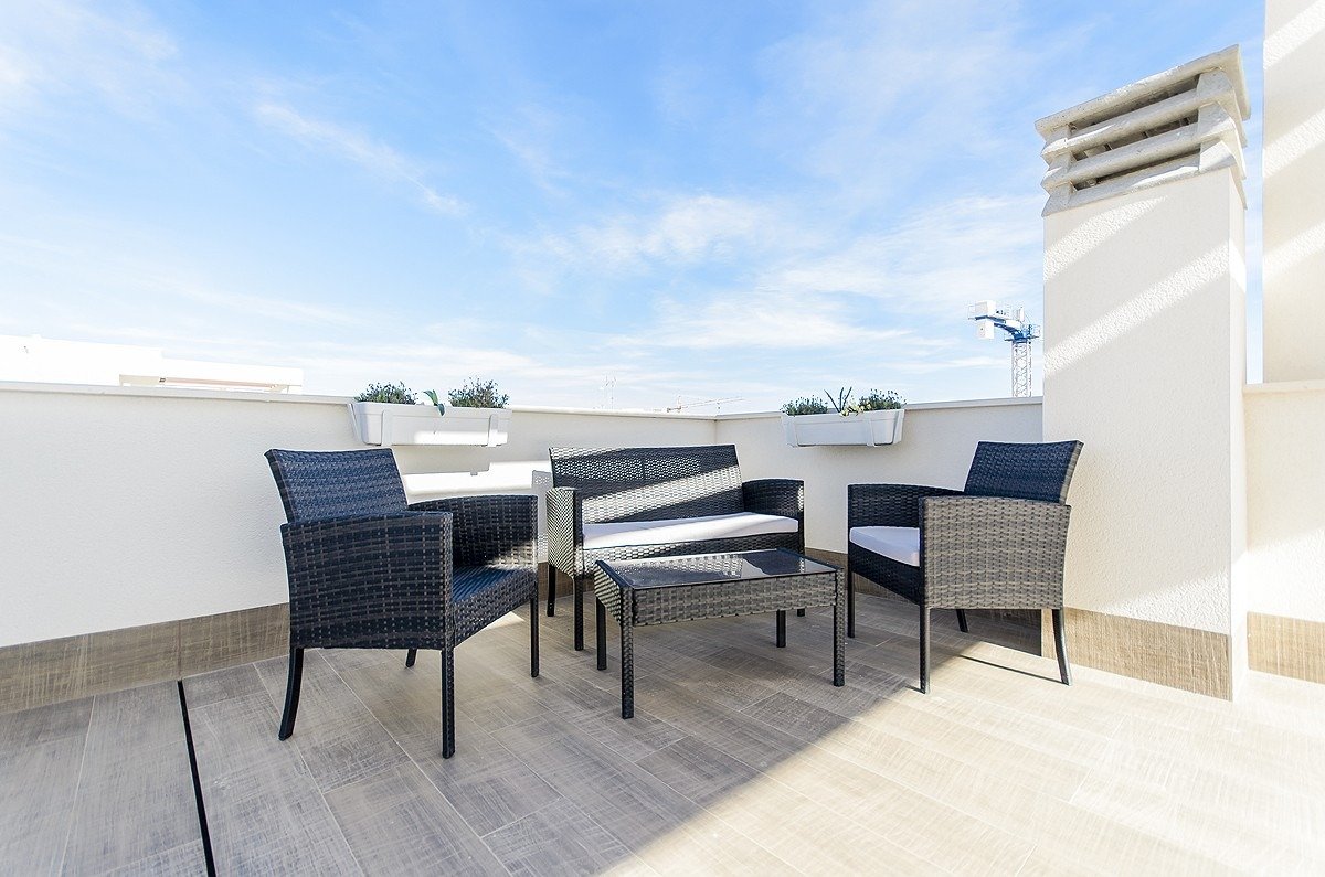 For sale - 5 Bedroom 4 Bathroom Villa in Los Montesinos - La Herrada  - Alicante