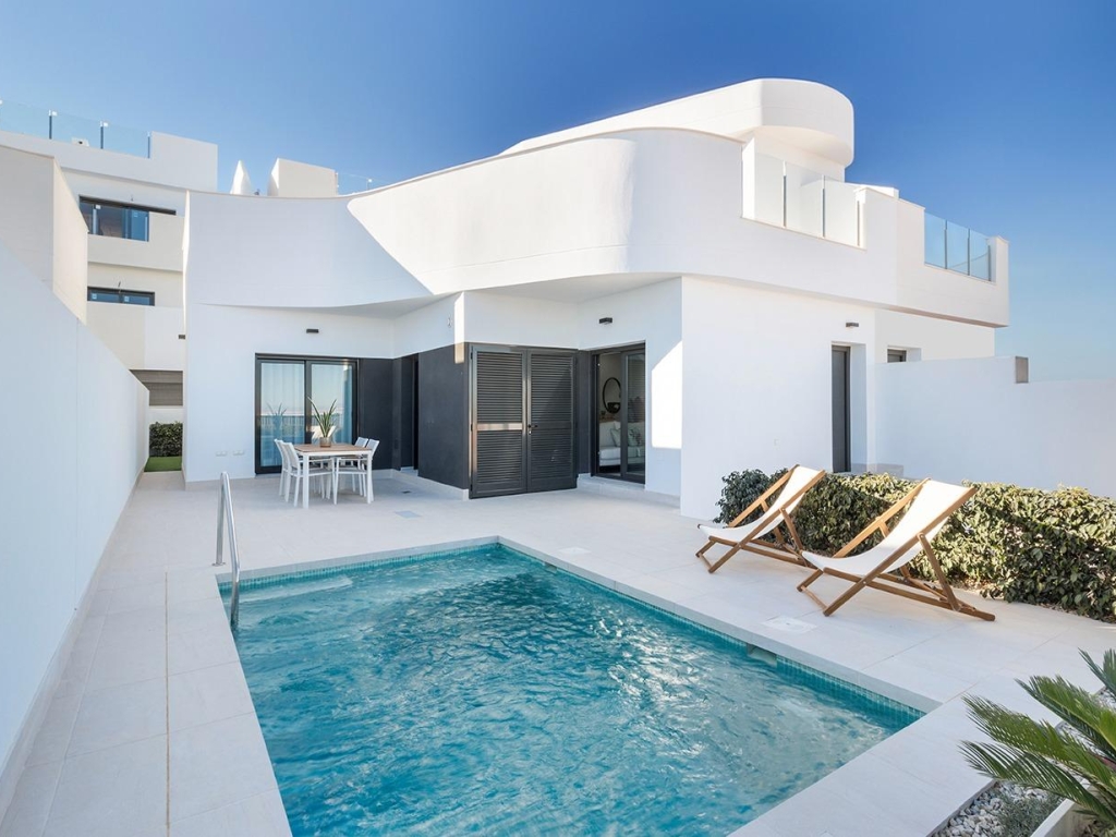 3 Bedroom 2 Bathroom Villa in Torrevieja