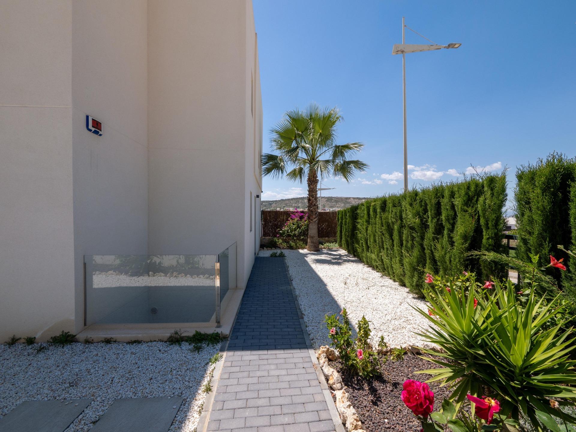 For sale - 4 Bedroom 3 Bathroom Villa in Algorfa - La Finca Golf  - Alicante