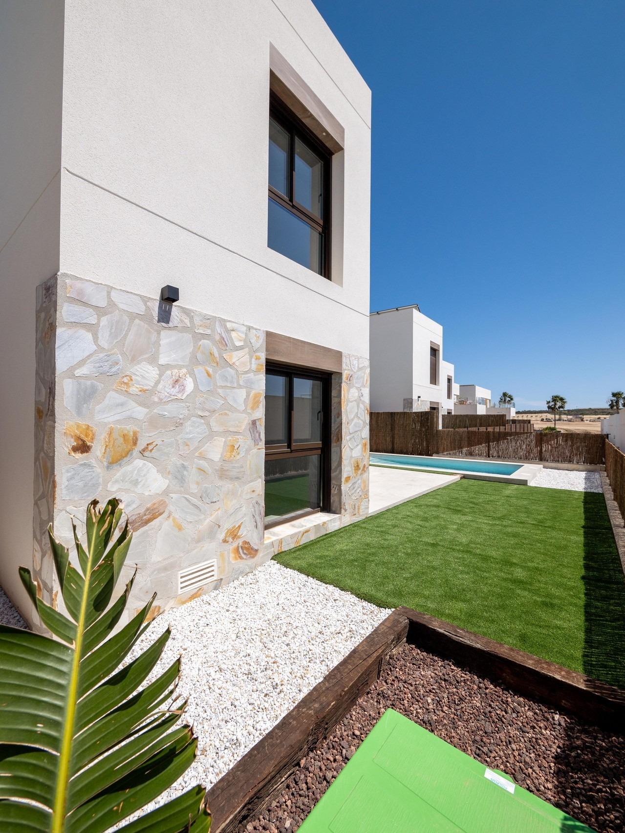 For sale - 3 Bedroom 2 Bathroom Villa in Algorfa - La Finca Golf  - Alicante