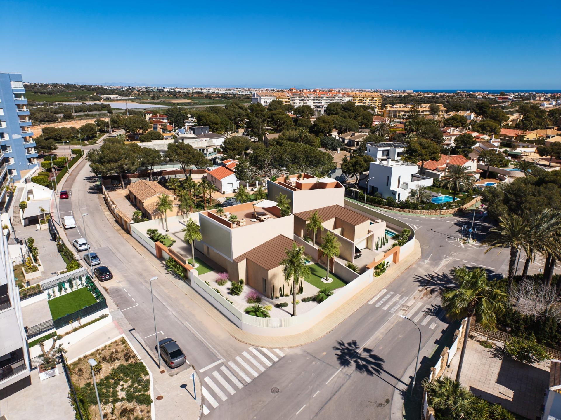 For sale - 4 Bedroom 4 Bathroom Villa in Orihuela Costa - Dehesa de Campoamor  - Alicante