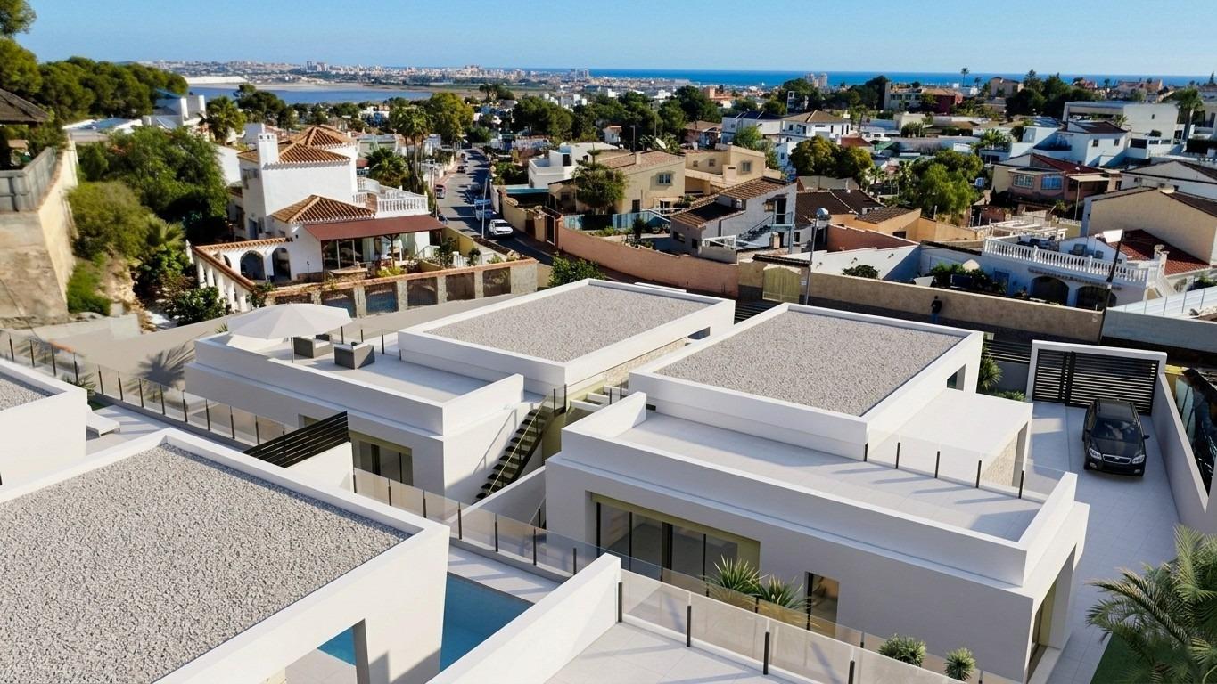 For sale - 3 Bedroom 2 Bathroom Villa in Torrevieja - Los Balcones  - Alicante