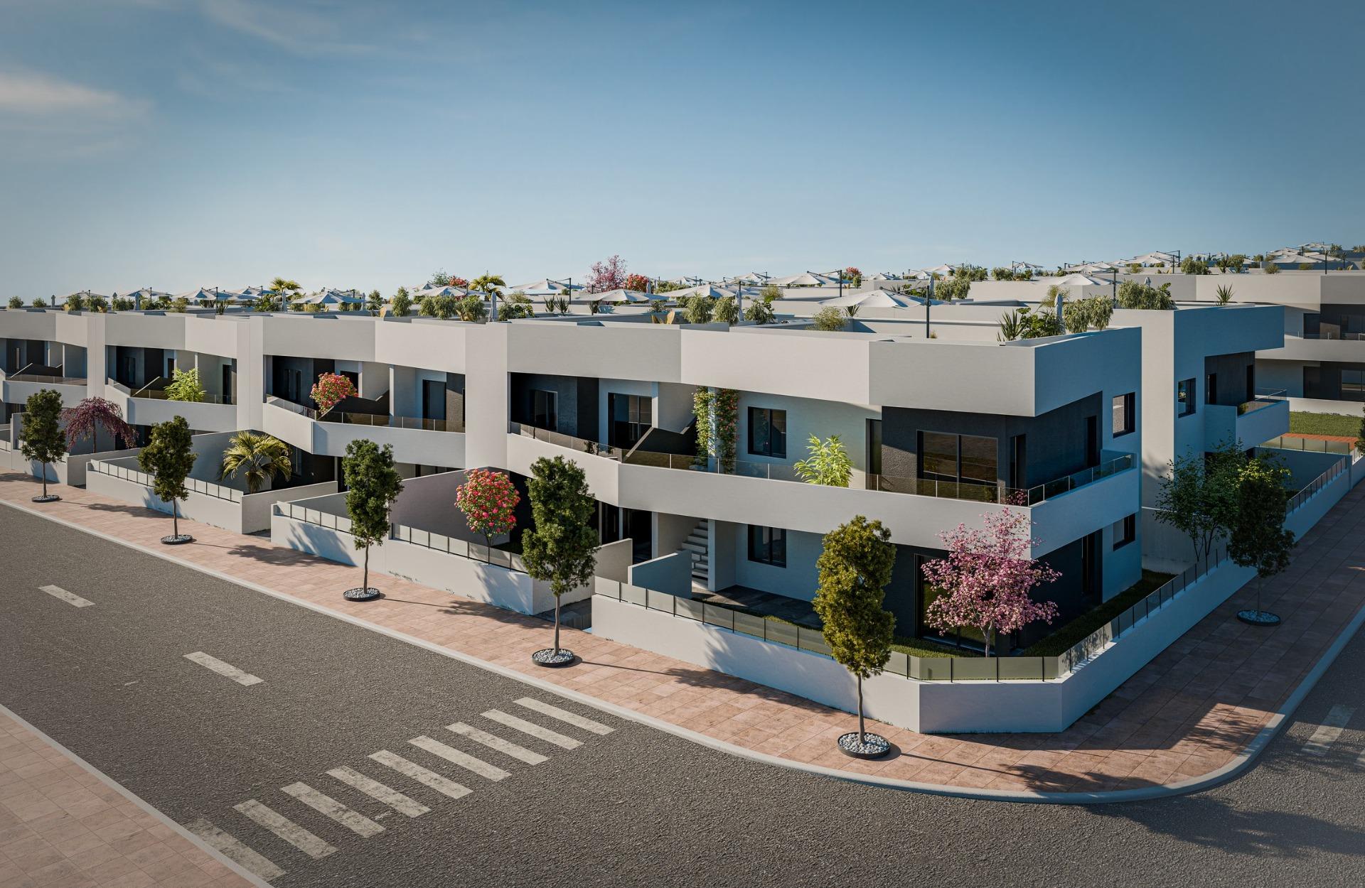 For sale - 3 Bedroom 2 Bathroom Bungalow in San Miguel de Salinas - Pueblo  - Alicante