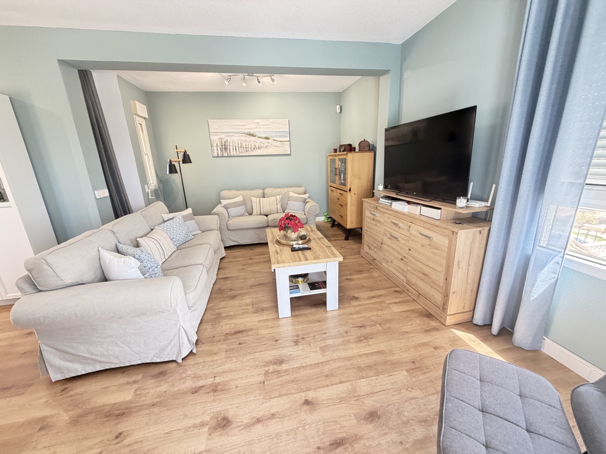 For sale - 3 Bedroom 3 Bathroom Villa in Villamartin - , Villamartin, Alicante, Spain - Alicante