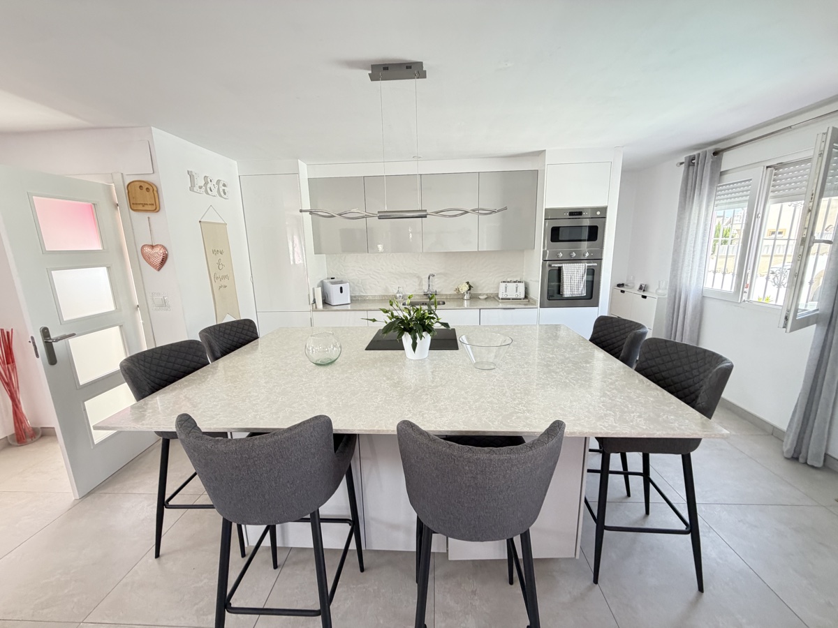 For sale - 3 Bedroom 2 Bathroom Villa in San Miguel De Salinas - , San Miguel De Salinas, Alicante, Spain - Alicante