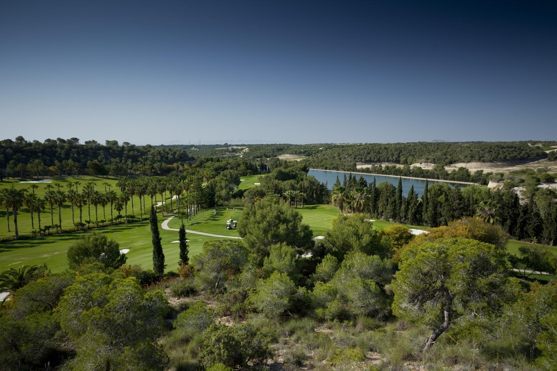 For sale - 2 Bedroom 2 Bathroom Penthouse in Orihuela Costa - Lomas de Campoamor  - Alicante