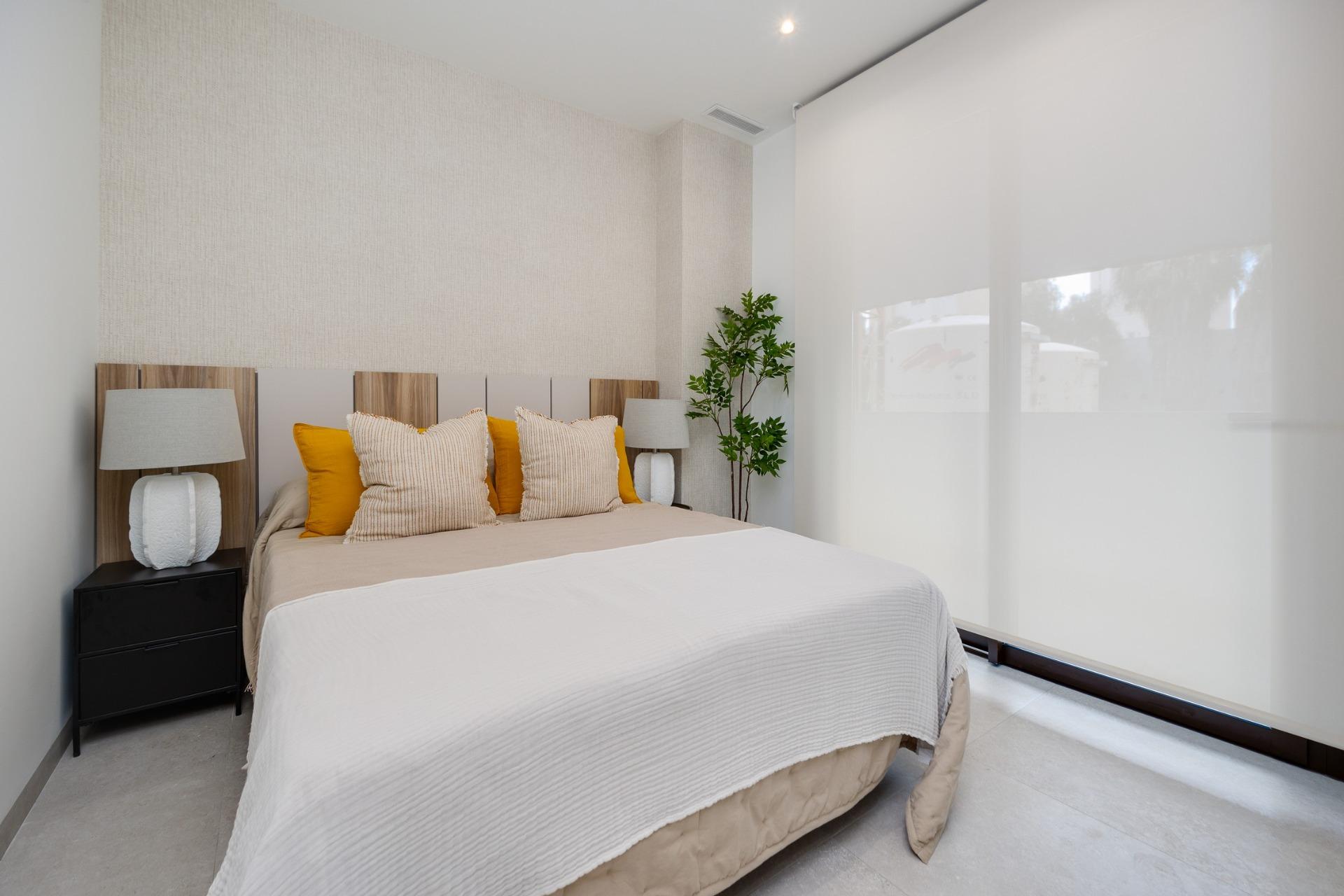 For sale - 2 Bedroom 2 Bathroom Apartment in Guardamar del Segura - Avda del Puerto  - Alicante