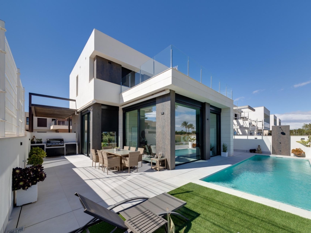 3 Bedroom 2 Bathroom Villa in Pilar de La Horadada
