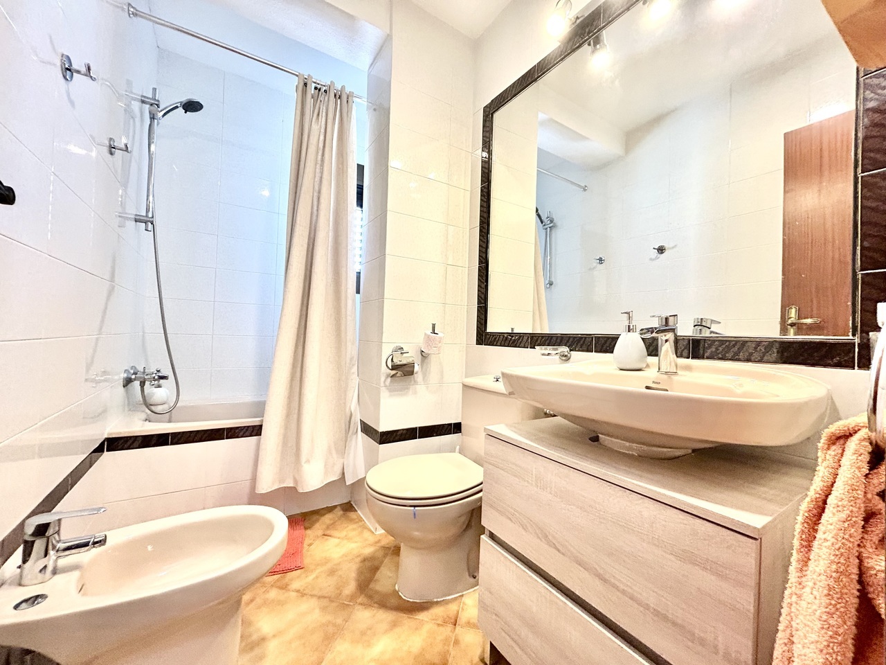 For sale - 2 Bedroom 1 Bathroom Apartment in Cabo Roig - Costa Blanca  - Alicante