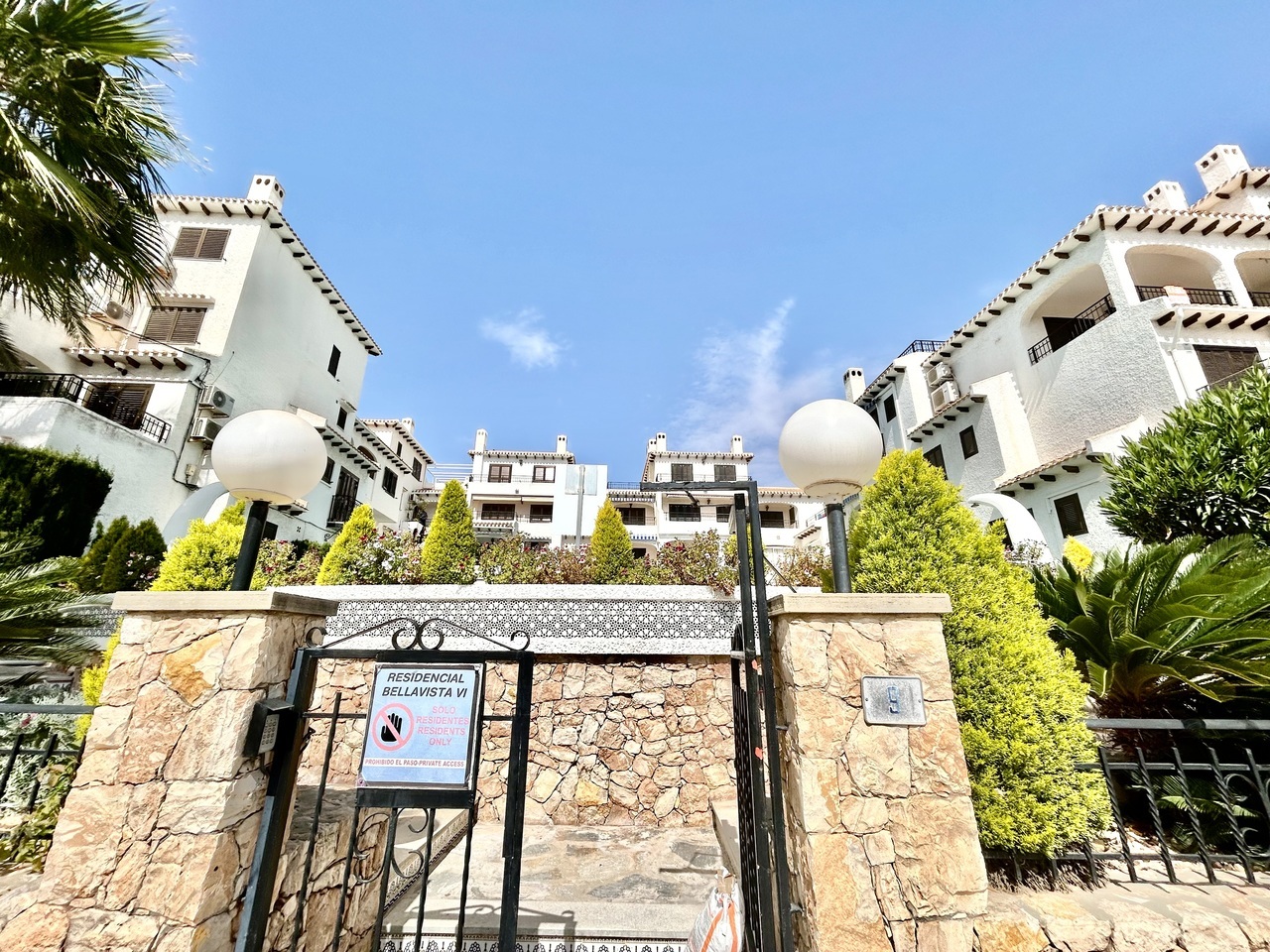 For sale - 2 Bedroom 1 Bathroom Apartment in Cabo Roig - Costa Blanca  - Alicante