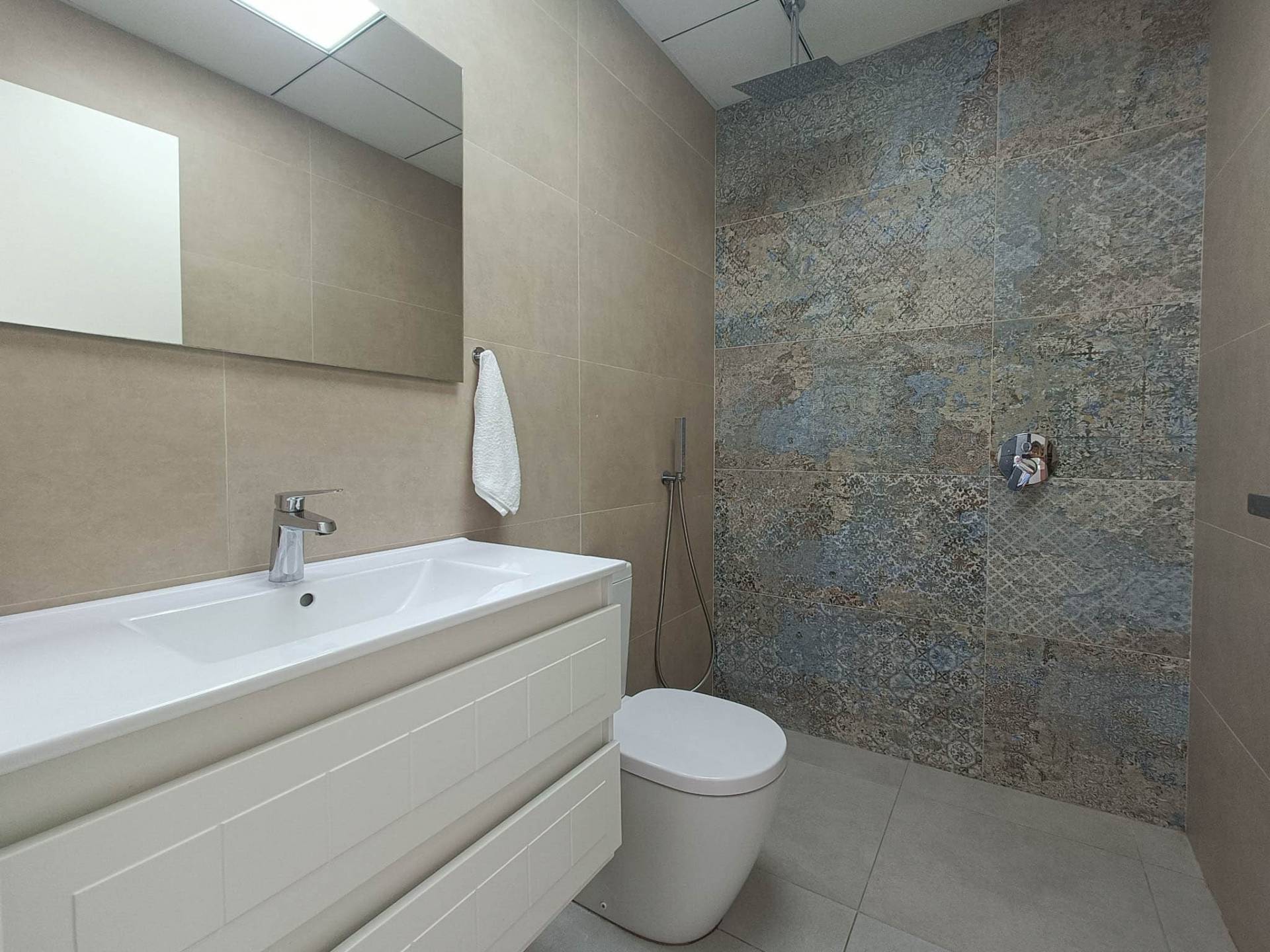 For sale - 5 Bedroom 4 Bathroom Villa in Rojales - Inland  - Alicante