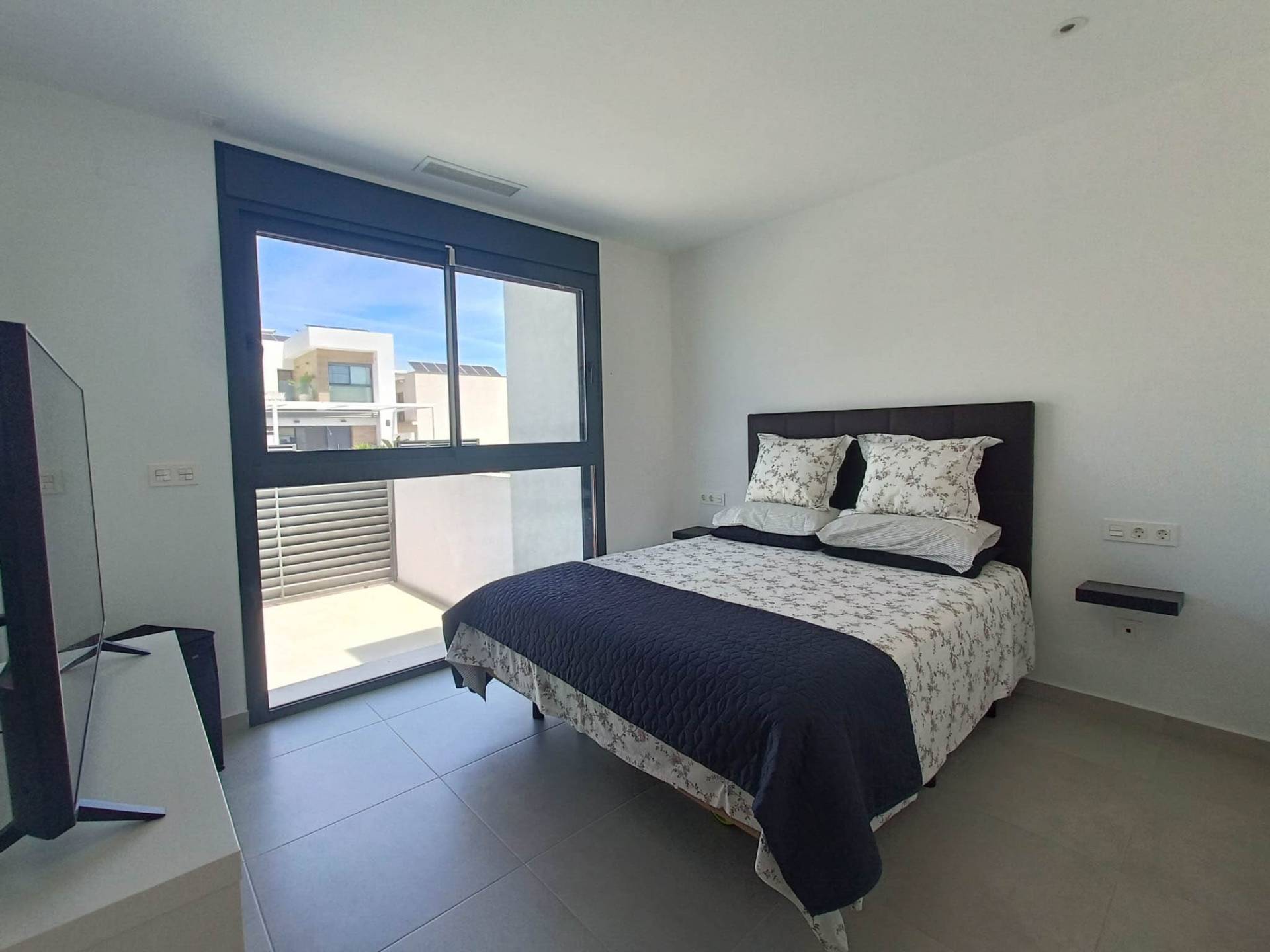 For sale - 5 Bedroom 4 Bathroom Villa in Rojales - Inland  - Alicante