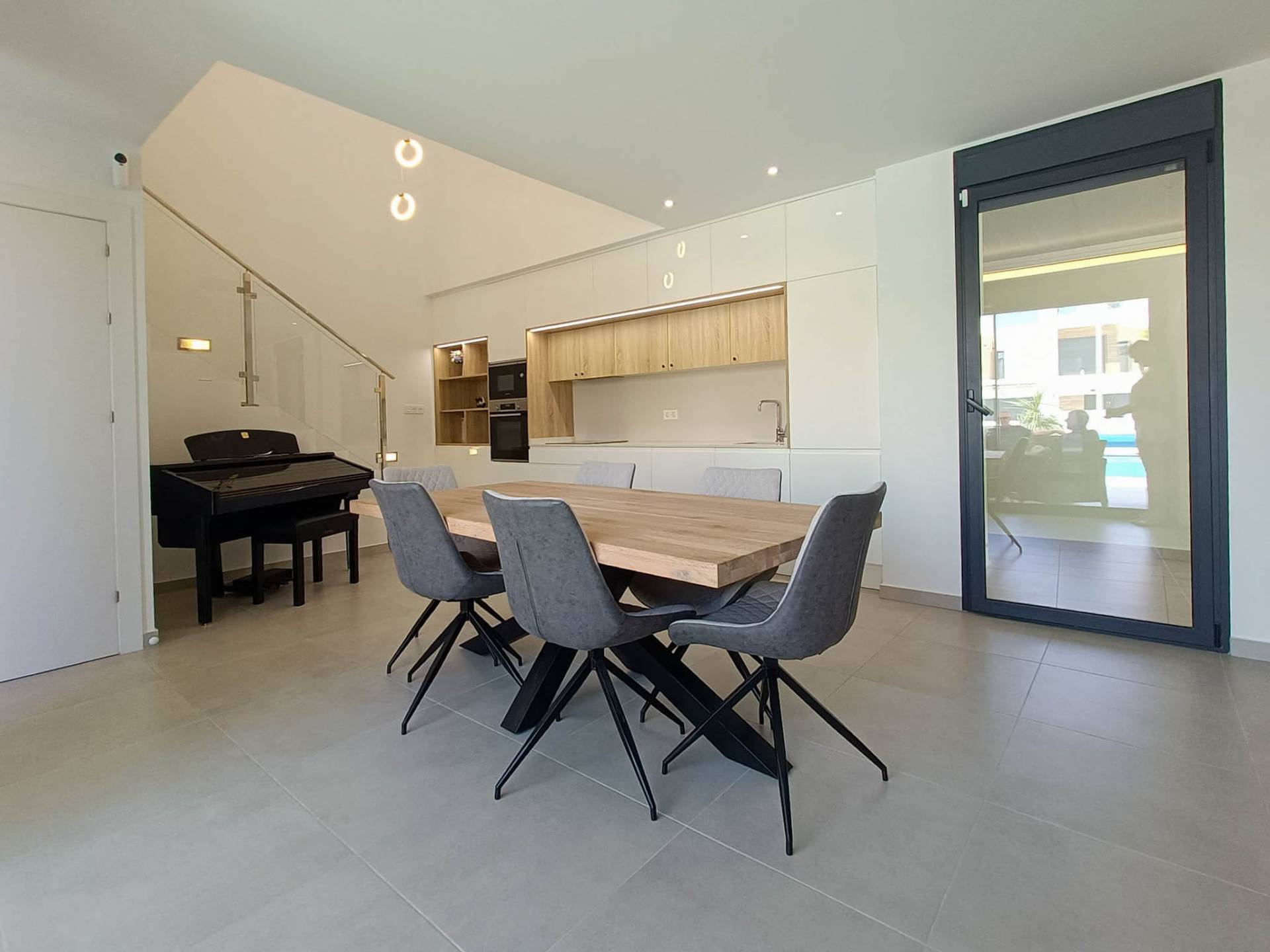 For sale - 5 Bedroom 4 Bathroom Villa in Rojales - Inland  - Alicante