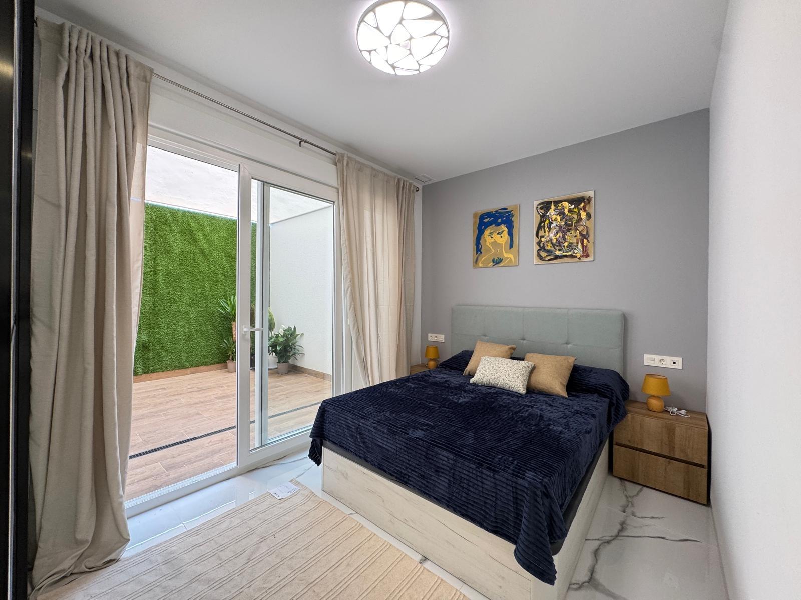 For sale - 2 Bedroom 2 Bathroom Apartment in Torrevieja - Estacion De Autobuses  - Alicante