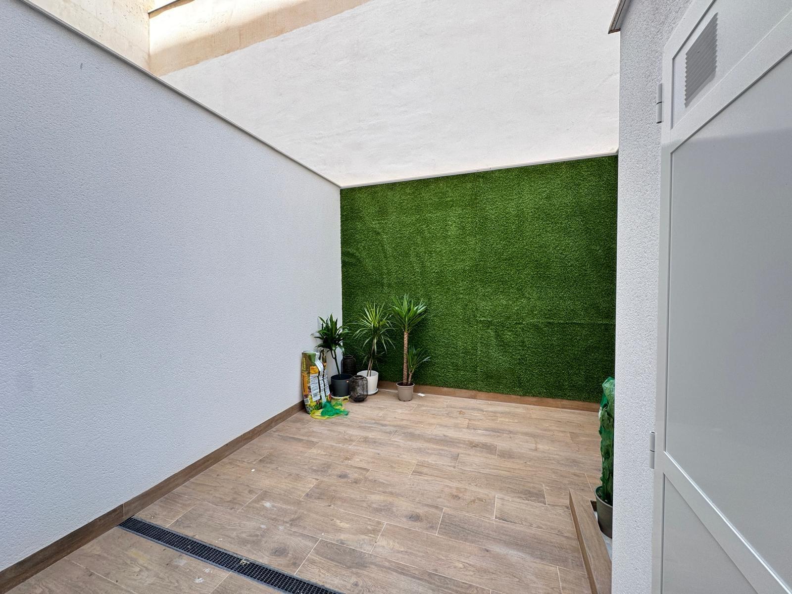 For sale - 2 Bedroom 2 Bathroom Apartment in Torrevieja - Estacion De Autobuses  - Alicante