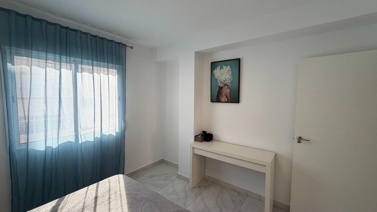 For sale - 3 Bedroom 2 Bathroom Apartment in Torrevieja - Curva Del Palangre  - Alicante