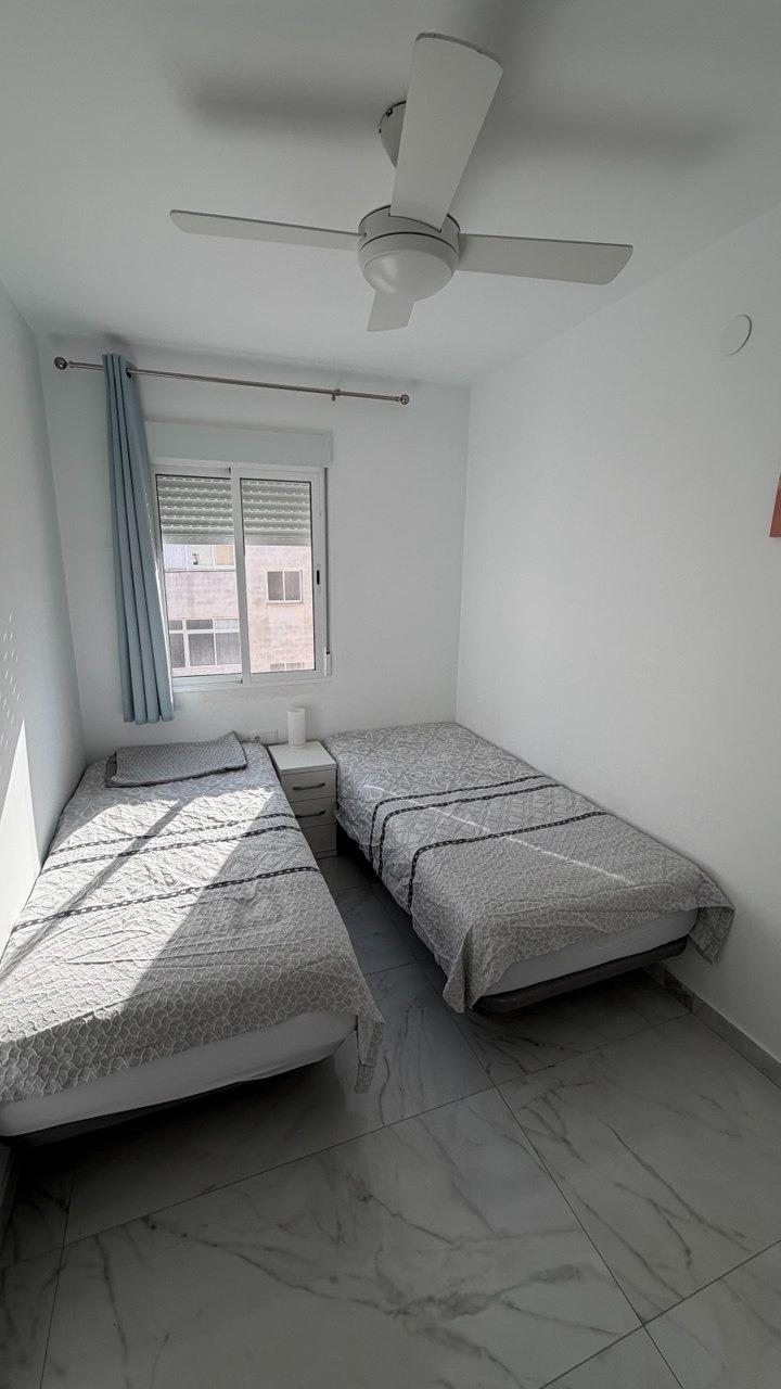 For sale - 3 Bedroom 2 Bathroom Apartment in Torrevieja - Curva Del Palangre  - Alicante