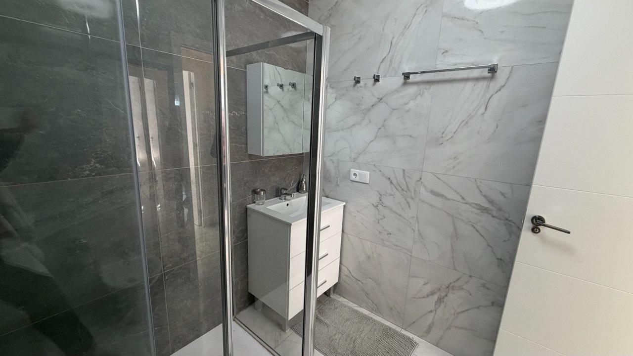 For sale - 3 Bedroom 2 Bathroom Apartment in Torrevieja - Curva Del Palangre  - Alicante