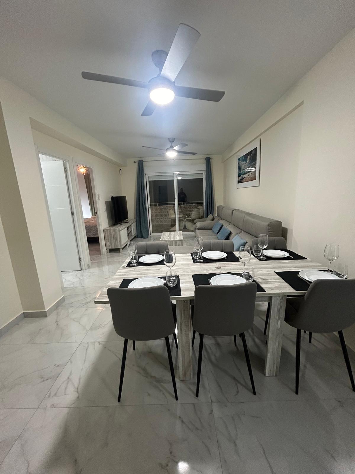 For sale - 3 Bedroom 2 Bathroom Apartment in Torrevieja - Curva Del Palangre  - Alicante