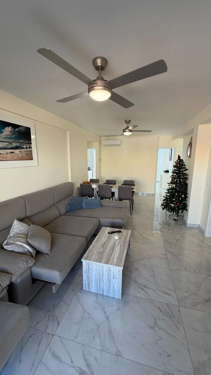 For sale - 3 Bedroom 2 Bathroom Apartment in Torrevieja - Curva Del Palangre  - Alicante