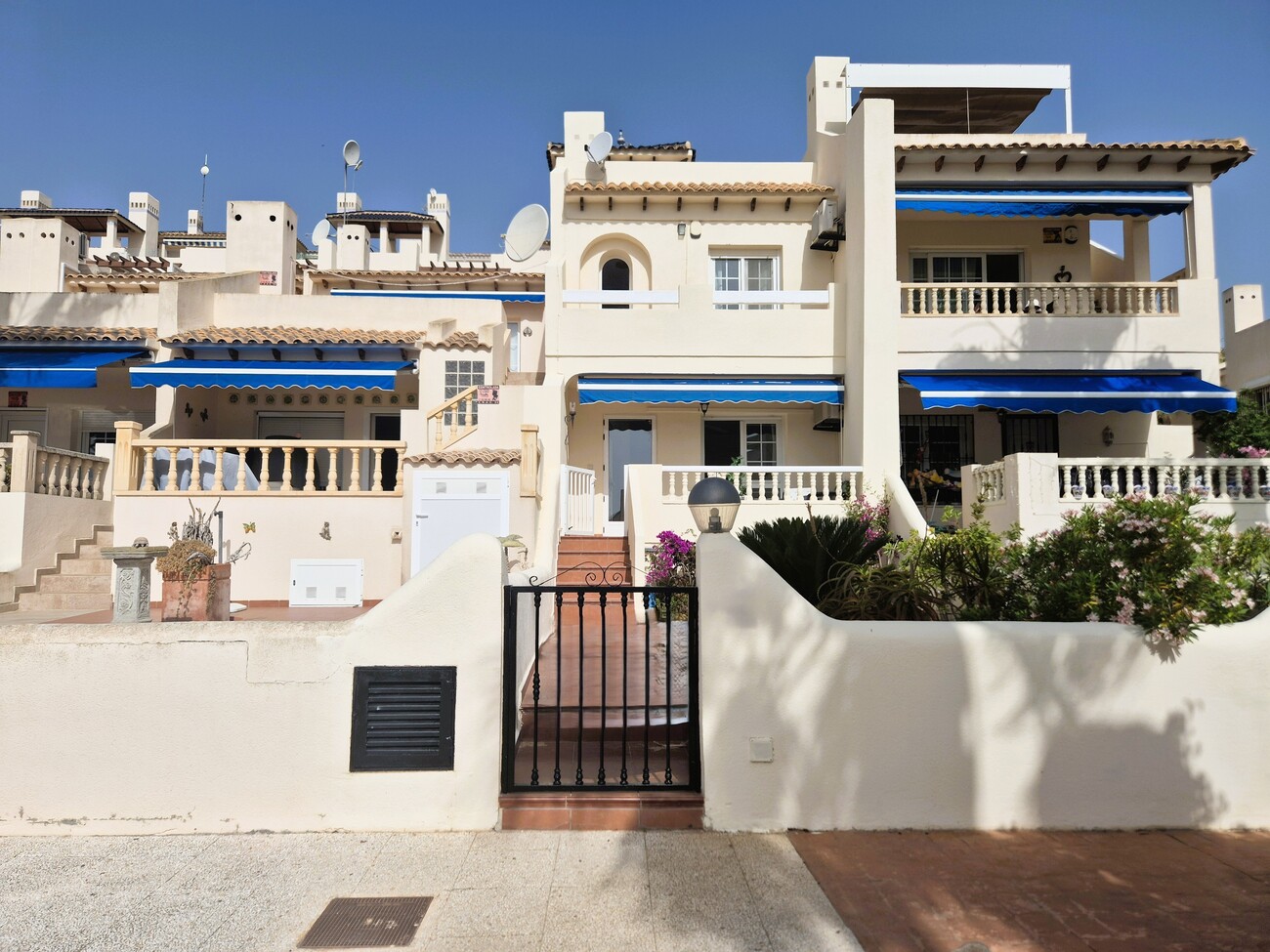For sale - 2 Bedroom 2 Bathroom Town House in Las Ramblas Golf - Inland  - Alicante
