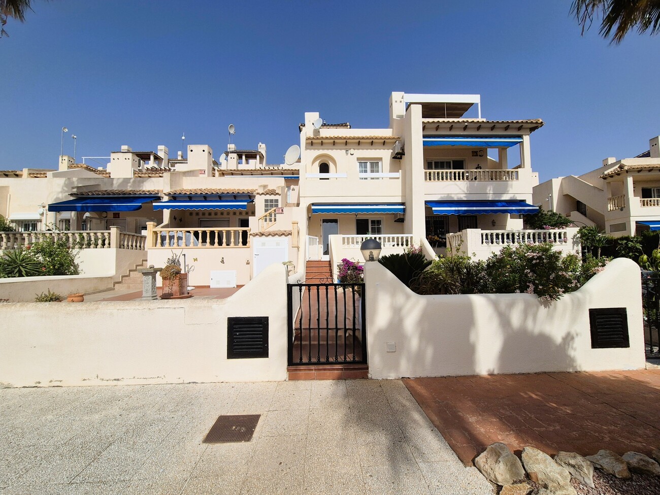For sale - 2 Bedroom 2 Bathroom Town House in Las Ramblas Golf - Inland  - Alicante
