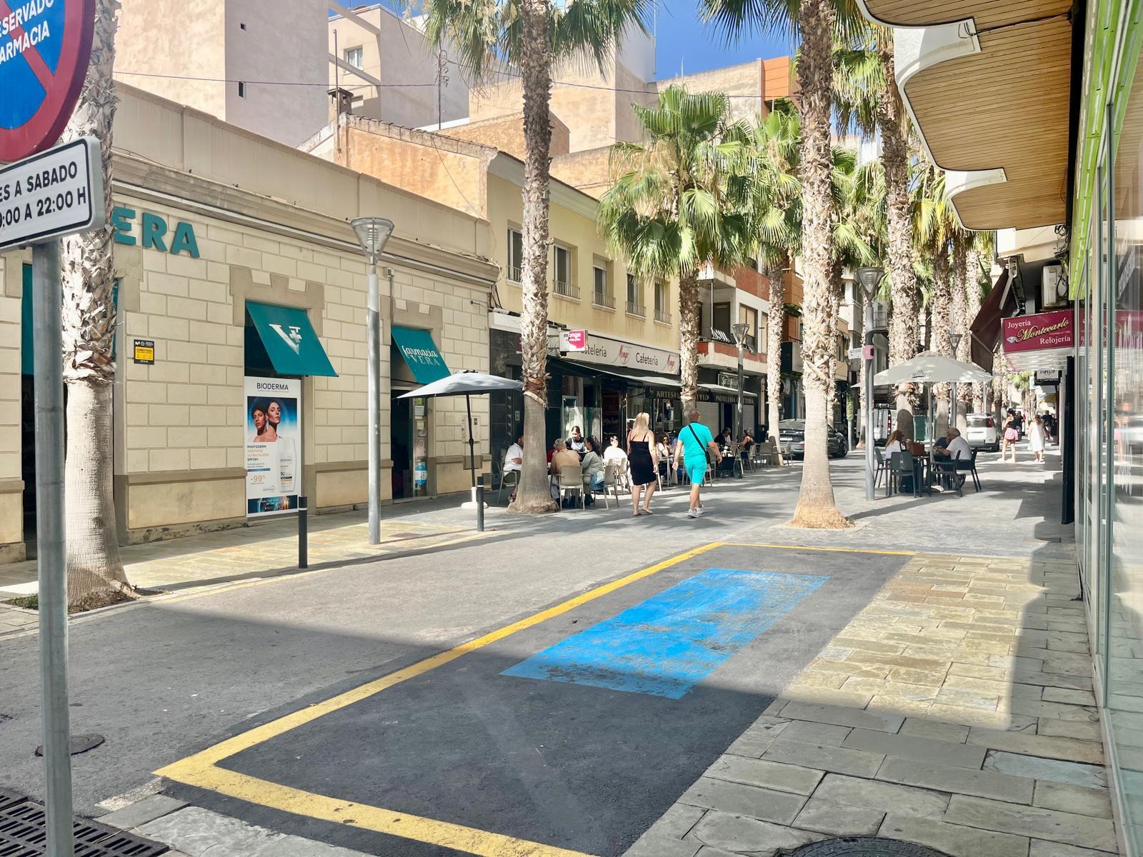 For sale - 3 Bedroom 1 Bathroom Apartment in Torrevieja - Centro  - Alicante