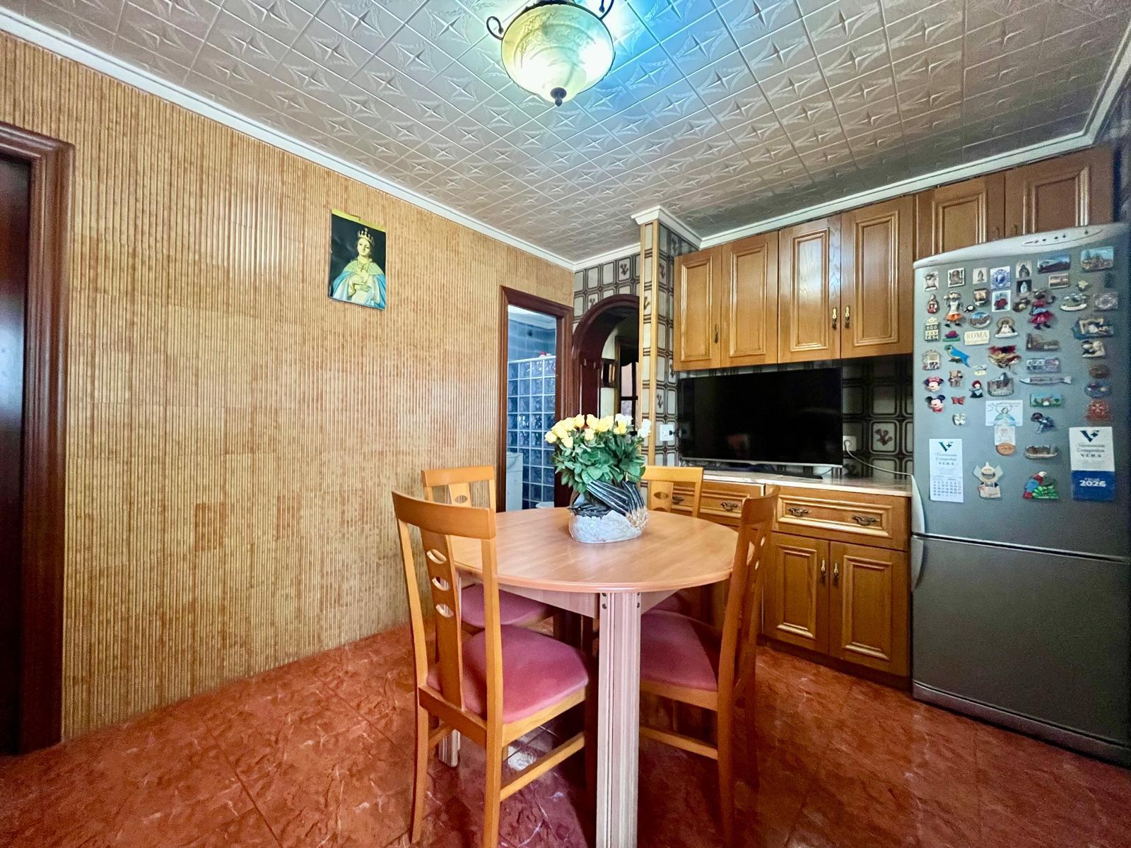 For sale - 3 Bedroom 1 Bathroom Apartment in Torrevieja - Centro  - Alicante