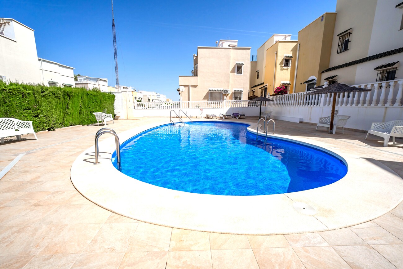 For sale - 3 Bedroom 1 Bathroom Semi Detached in Los Altos - Res Valle de los pinos  - Alicante
