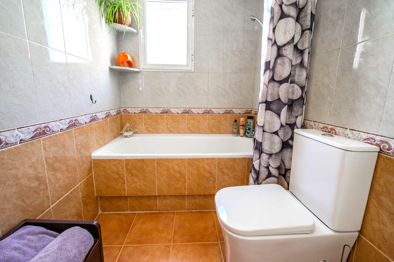 For sale - 3 Bedroom 1 Bathroom Semi Detached in Los Altos - Res Valle de los pinos  - Alicante