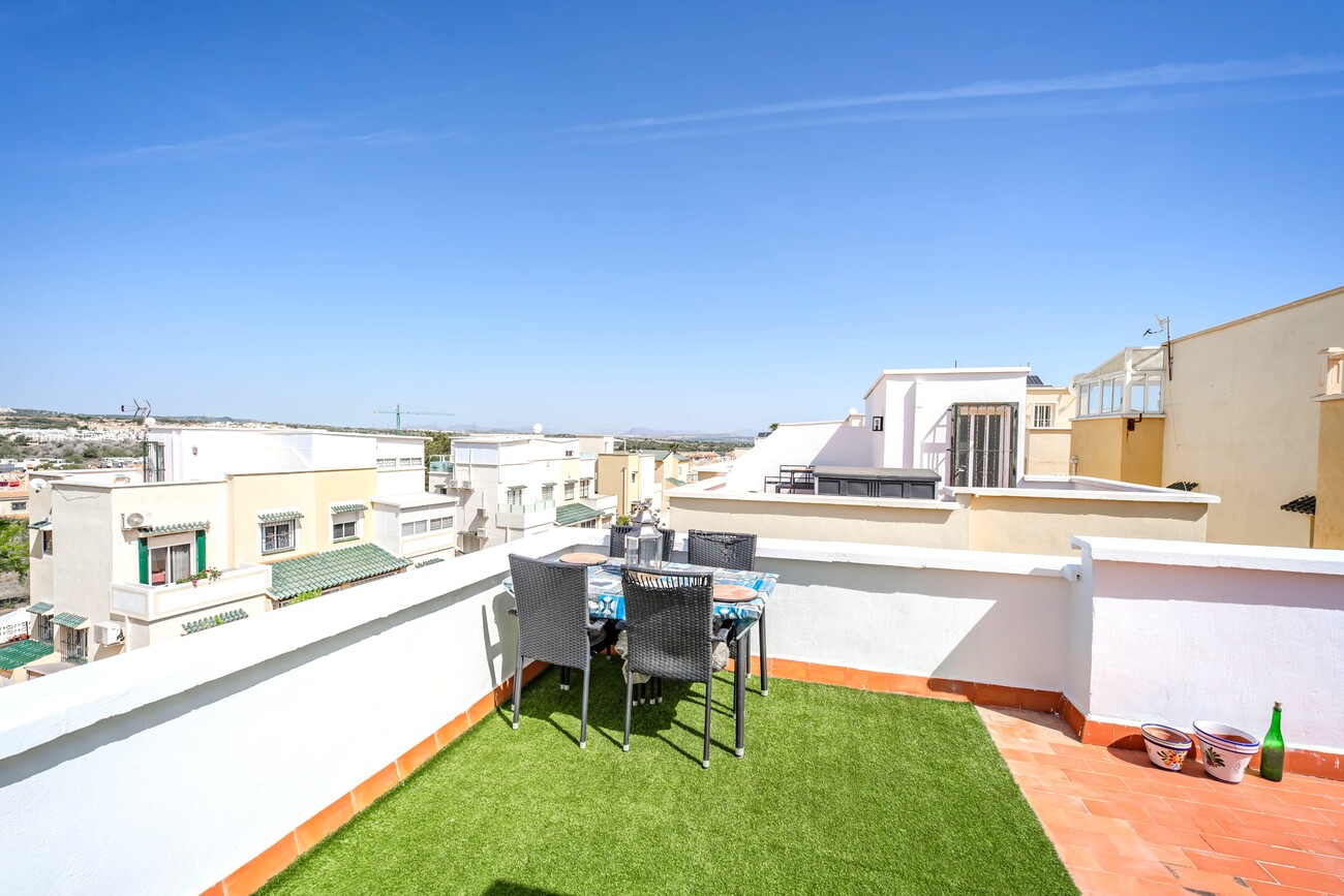 For sale - 3 Bedroom 1 Bathroom Semi Detached in Los Altos - Res Valle de los pinos  - Alicante