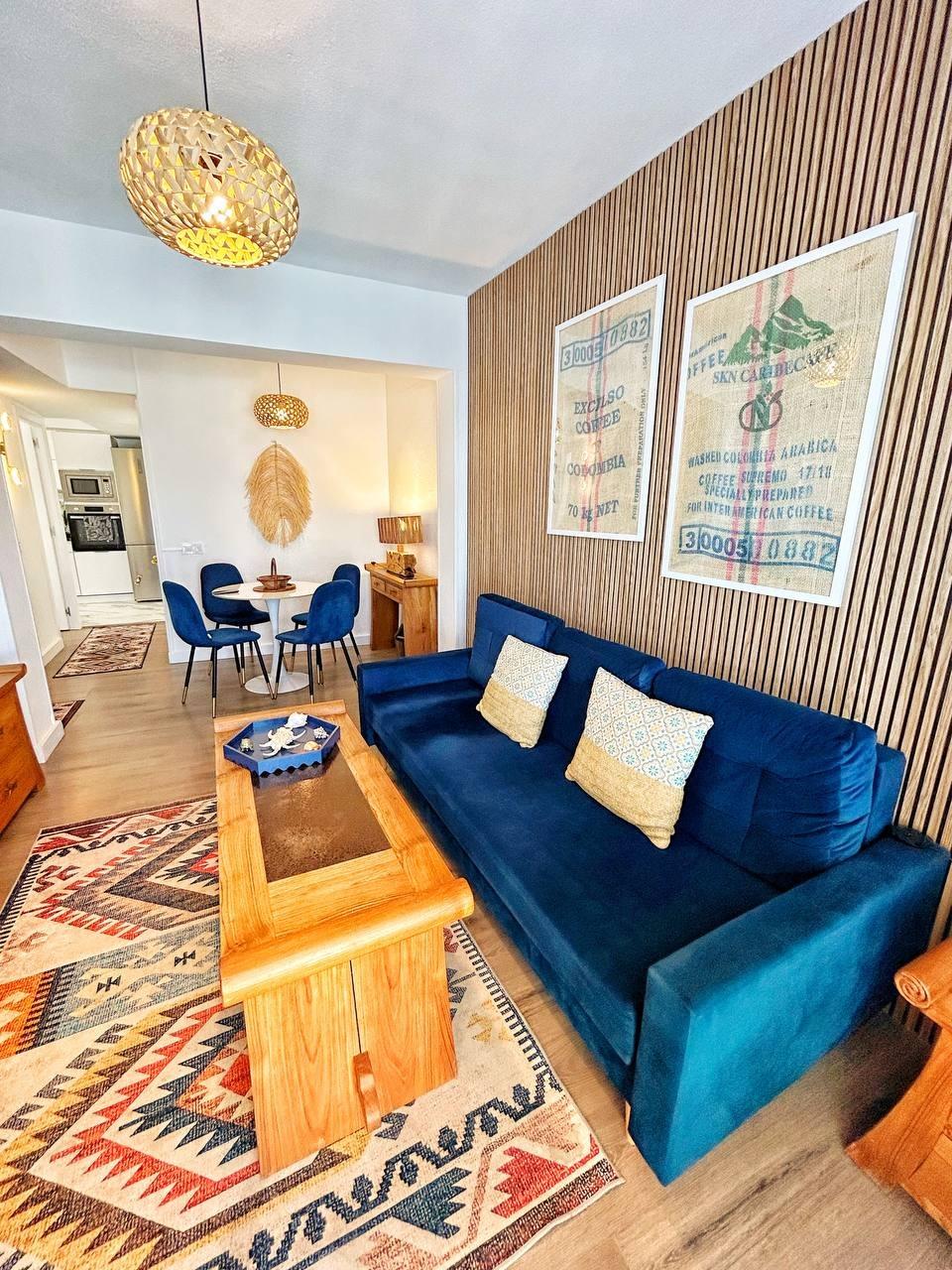 For sale - 3 Bedroom 1 Bathroom Penthouse in Torrevieja - Centro  - Alicante